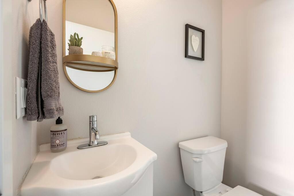פורטלנד Comfy Family Home, Walkable Neighborhood + Patio! מראה חיצוני תמונה